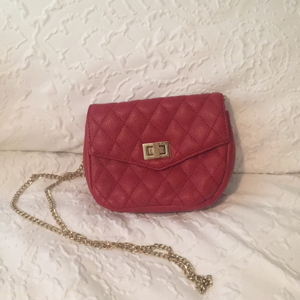 Red mini quilted fashion crossbody purse.